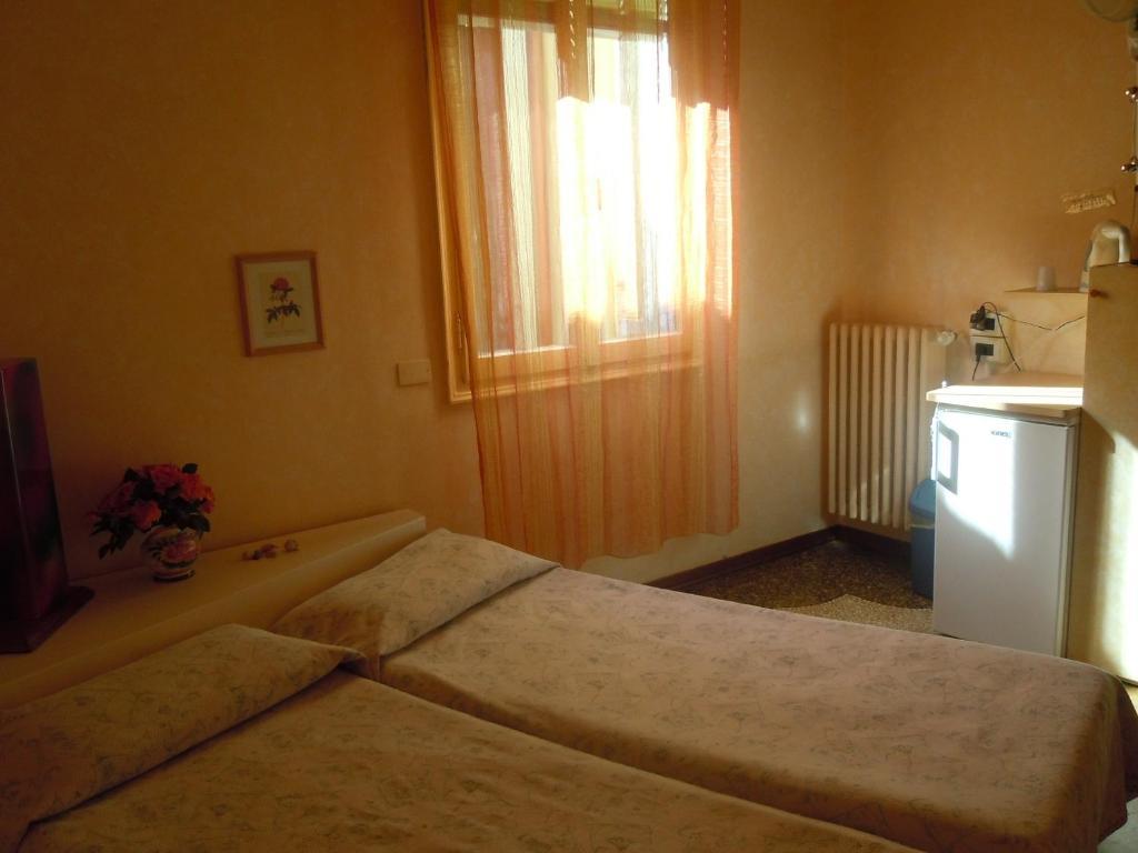 Hotel Cadoro Venecia Habitación foto